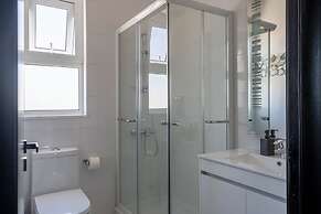 The Penthouse - 3BR Seaview in Larnaca