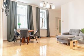 Basic 2BR Apt Near Westbahnhof