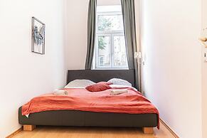 Basic 2BR Apt Near Westbahnhof