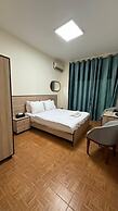 Weekend Hotel