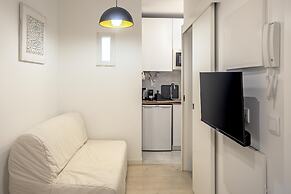 Downtown Modern Apartments I by Homing