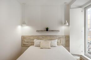 Downtown Modern Apartments I by Homing