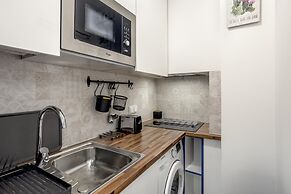 Downtown Modern Apartments I by Homing