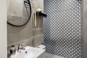 Downtown Modern Apartments by Homing