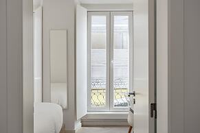Downtown Modern Apartments by Homing