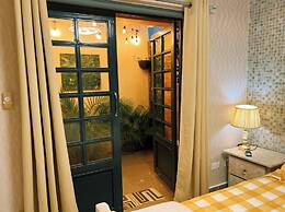Colonial Leyton Apartment