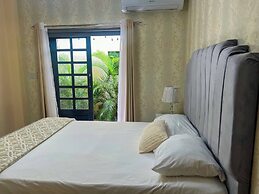 Colonial Leyton Apartment