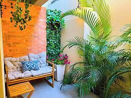 Colonial Leyton Apartment