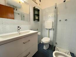Bright Seaview Apartment