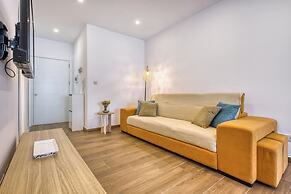 Qala Tranquil Escape - Stylish With Terrace AC