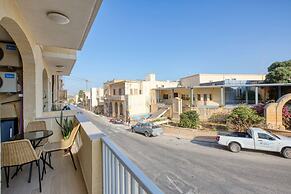 Qala Tranquil Escape - Stylish With Terrace AC