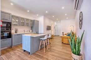 Qala Tranquil Escape - Stylish With Terrace AC