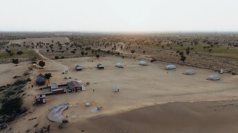 Golden Sands Desert Camp and Resort