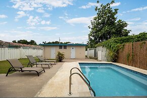 Private Pool Pet-friendly Steps to the Beach