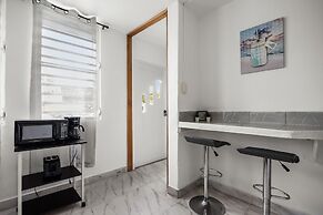 Private Pool Pet-friendly Steps to the Beach