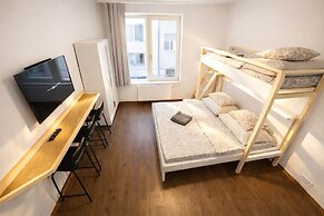 Quiet Central Stay & Parking Assistance