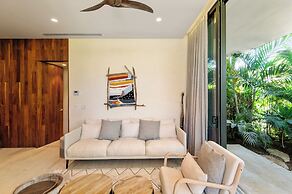Modern Retreat with Private Garden and Jacuzzi