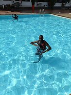 Darrel Paradise Resort