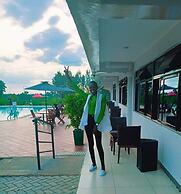 Darrel Paradise Resort