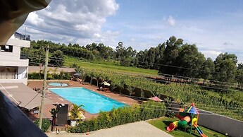 Darrel Paradise Resort