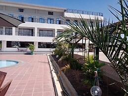 Darrel Paradise Resort