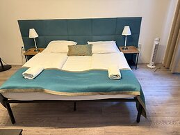 Central Vienna 3BR Apartment Comfort