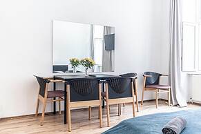 Bright 2BR Flat Near Westbahnhof