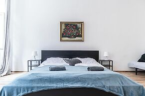 Bright 2BR Flat Near Westbahnhof
