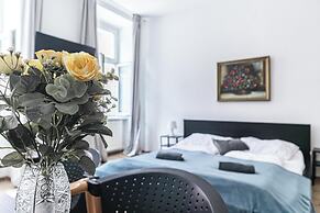 Bright 2BR Flat Near Westbahnhof