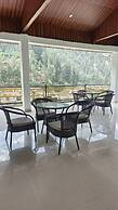 Shesh Besh Guest House & Restaurant