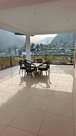 Shesh Besh Guest House & Restaurant