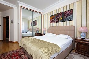 Apartment by Luxe Group HH888
