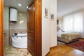 Apartment by Luxe Group HH888