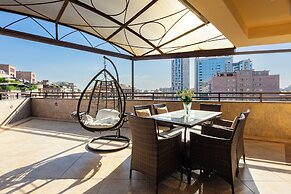 Apartment by Luxe Group HH888