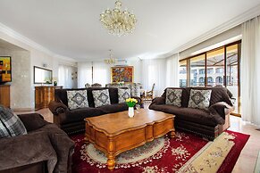 Apartment by Luxe Group HH888