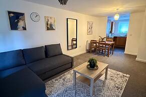 2 Bed - Sleeps 6 - Free Parking
