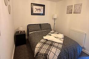 2 Bed - Sleeps 6 - Free Parking