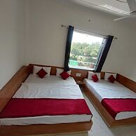 Ladlee Palace Guest House