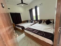 Ladlee Palace Guest House