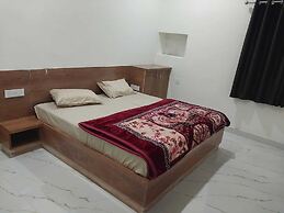 Ladlee Palace Guest House