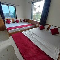 Ladlee Palace Guest House