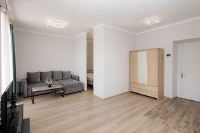 Apartment by Luxe Group AL777