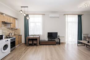 Apartment by Luxe Group AL777