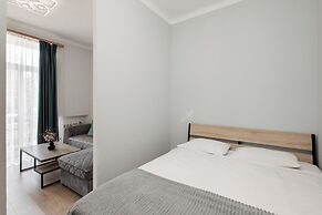 Apartment by Luxe Group AL777