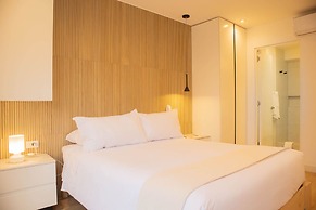 w Inviting 3BR w Balcony in Hip Miraflores