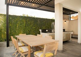 w Inviting 3BR w Balcony in Hip Miraflores