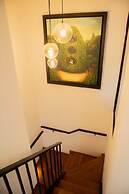 w Inviting 3BR w Balcony in Hip Miraflores
