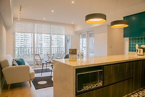 w Inviting 3BR w Balcony in Hip Miraflores