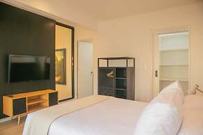 w Inviting 3BR w Balcony in Hip Miraflores