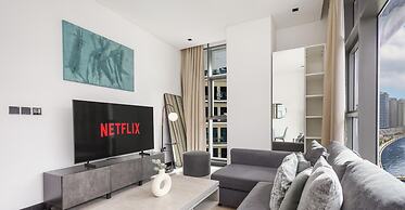 LUX 15 Northside Burj Khalifa View Suite